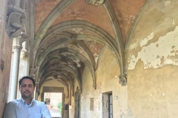 Cristóbal Martínez en La Contra de la Vanguardia hablando de «El Monasterio Olvidado que cambió el mundo» Cristóbal Martínez en La Contra de la Vanguardia hablando de «El Monasterio Olvidado que cambió el mundo»