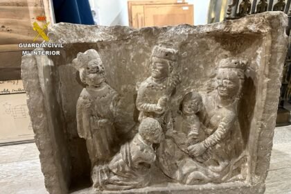 Recuperado un relieve románico del siglo XII sustraído ilegalmente de una ermita en Burgos