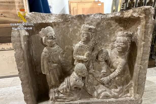 Recuperado un relieve románico del siglo XII sustraído ilegalmente de una ermita en Burgos